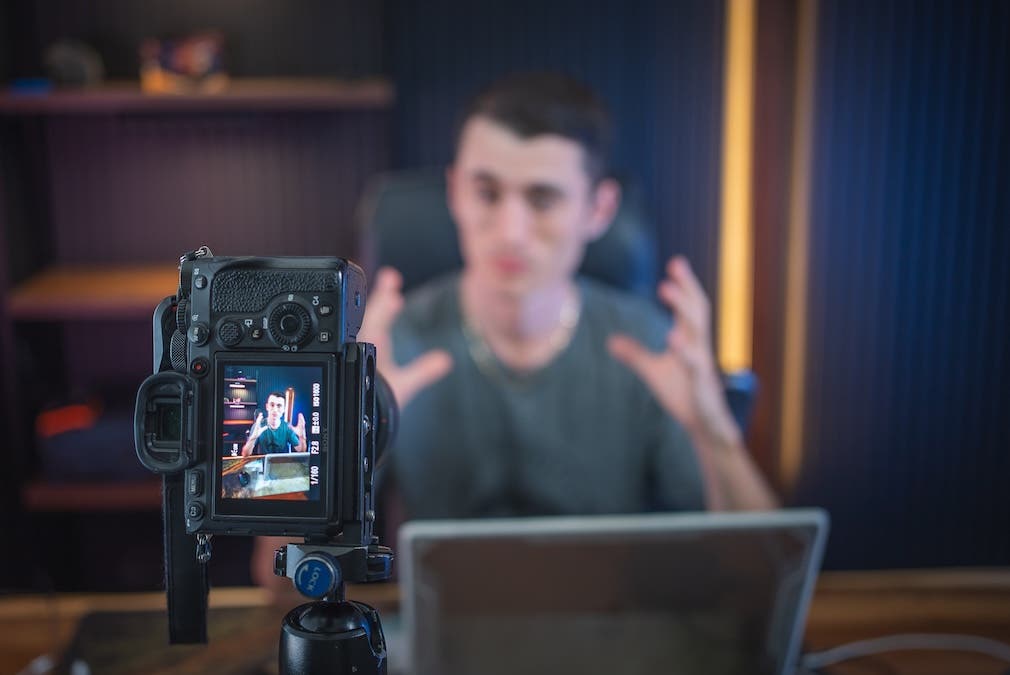 solopreneur talking to the camera