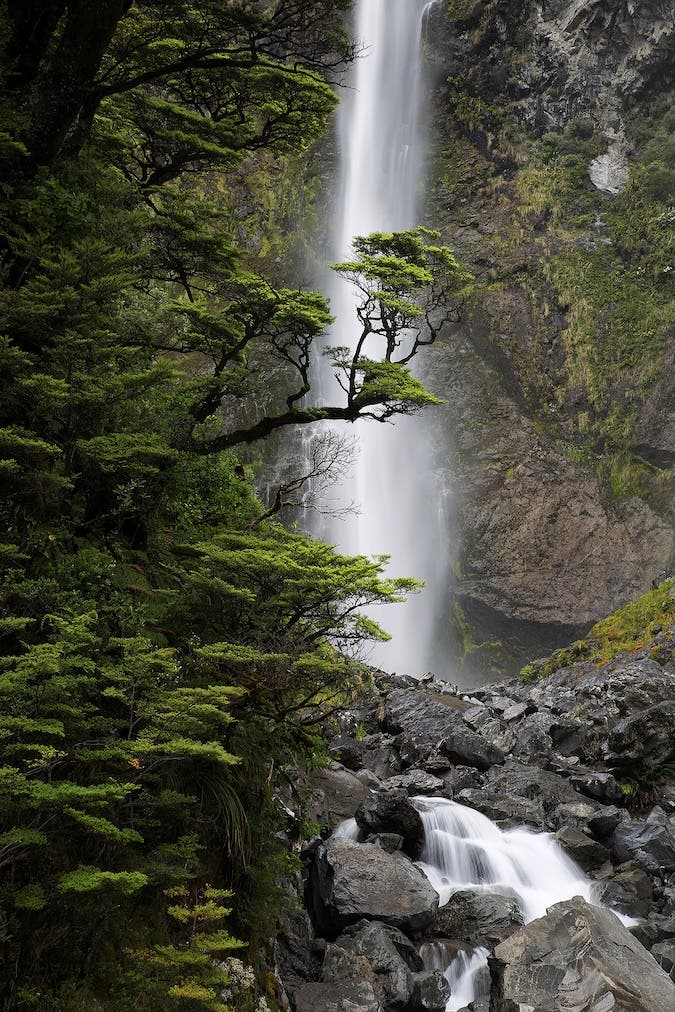 Devil's Punchbowl Waterfall