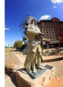 statue of Chief Little Raven