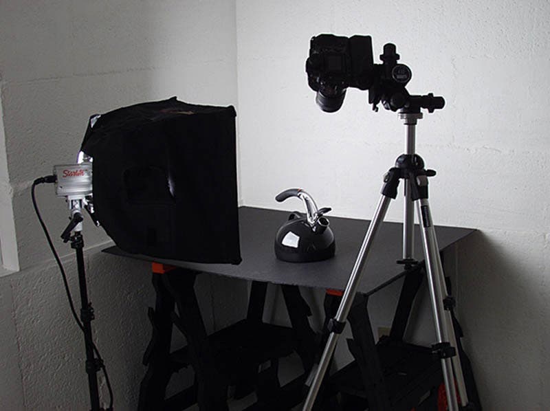 Reflective object black background reflecting flash modifier