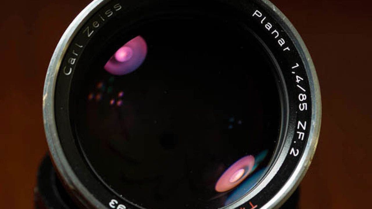 Hands On Review: Zeiss Planar T* mm F.4 ZF Lens    West, the