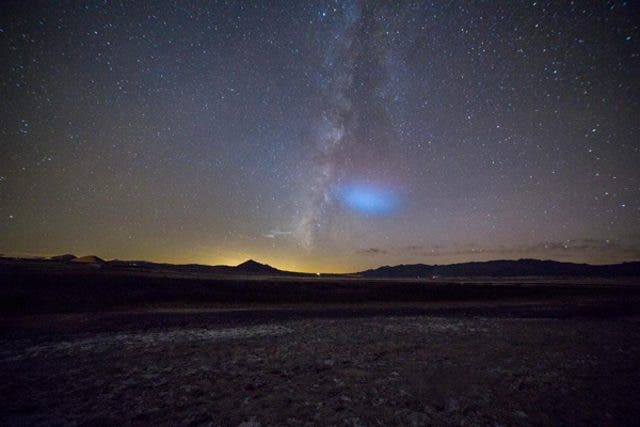 Comet over Tecopa, CA, Photo by Cyrus Sutton