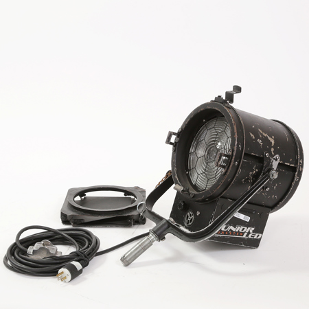 Mole-Richardson 200W, JuniorLED, Tungsten 3200K, 8 Fresnel, Non-DMX