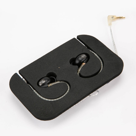 Westone W80-V3 8ドライバー ユニバーサルフィット インイヤーイヤホン 高解像度シルバーMMCXケーブル付き ブラック : Westone Audio W80V3 - Eight-Driver Earphones with Bass