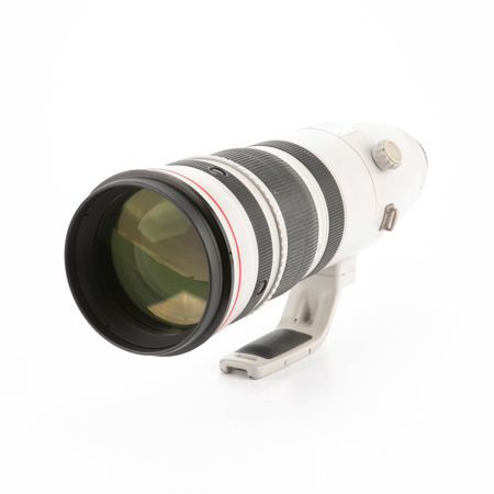 Canon EF 200-400mm f/4L IS USM with Built-in Extender 1.4x Lens
