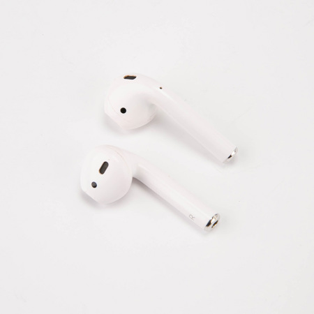Used Apple AirPods 2019 with Wireless Charging Case SKU