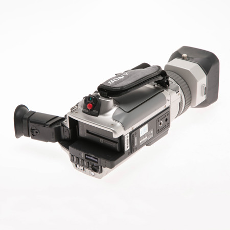 USED Sony DCR-VX2000 Digital Mini-dv 3-ccd Camcorder Kit
