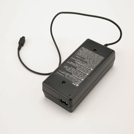 Nikon Quick Charger MH-16 for the EN-4 Ni-MH Battery Pack