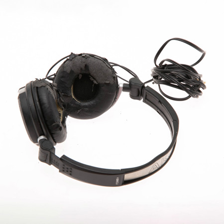 AKG K81 DJ On-Ear DJ Headphones - Black/Silver SKU#1702087