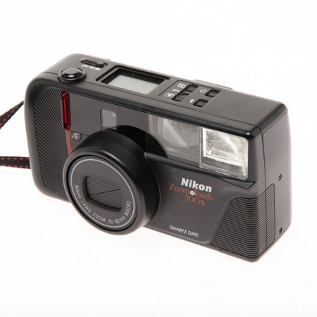 NIKON ZOOM-TOUCH 500S AF CAMERA