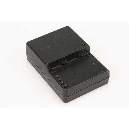 Panasonic DMW-BTC10PP Battery Charger for DMW-BLF19 Batteries