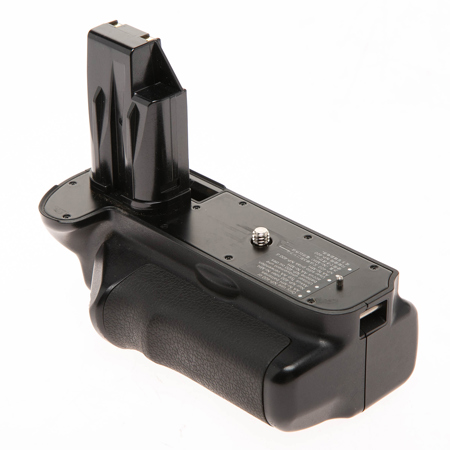 Konica - Minolta Vertical Control Grip VC-7D for the Maxxum 7D Digital SLR Camera.