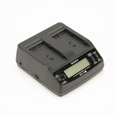 Sony L Series Super Quick Twin-Charger with AC/DC Adapter