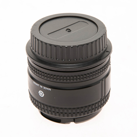 Nikon 35mm f/2D AF Nikkor Lens