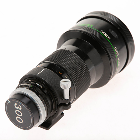 Canon FD 300mm f/2.8 S.S.C FLUORITE Manual Focus Telephoto Lens