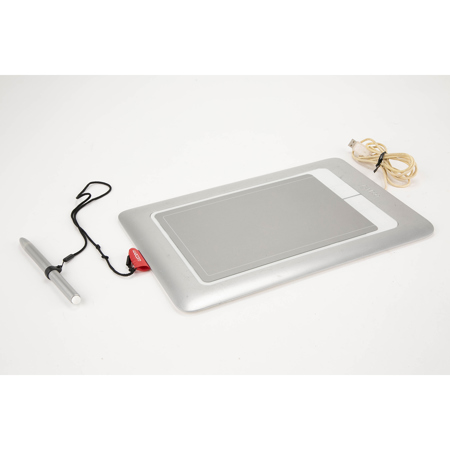 Wacom Bamboo Fun - Medium Pen Tablet