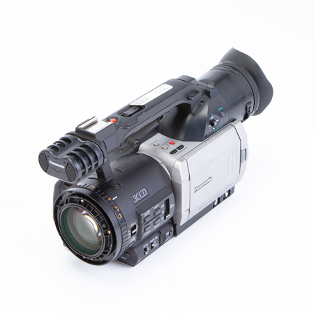 Panasonic AG-DVX100 1/3" 3-CCD 24P DV Cinema Camera