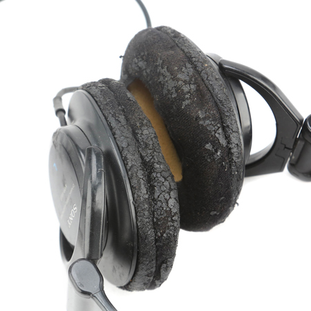 USED Sony MDR-V600 Studio Monitor Series Over-the-Head Stereo