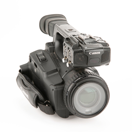Canon XF100 Professional Camcorder with 10x HD Video lens, Compact Flash (CF) Recording (84 Hours)