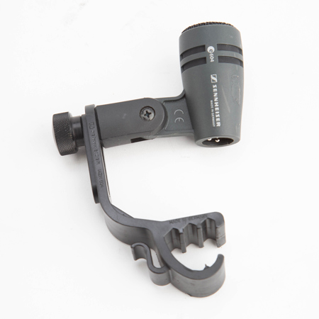 Sennheiser e 604 Dynamic Cardioid Microphone with Integrated Pivot Mount for Drums and Brass Instruments, 40-18000Hz, 1000 Ohms Terminating Impedance