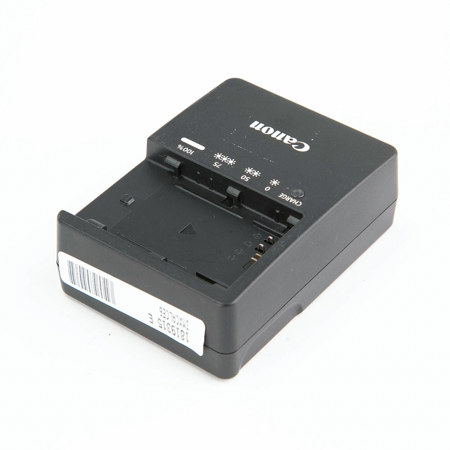 Canon LC-E6 Compact Battery Charger for the LP-E6 Battery Packs