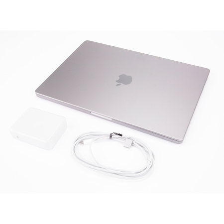 Apple MacBook Pro 16.2" Liquid Retina XDR Display - Canadian/French Keyboard