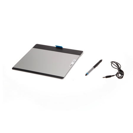 Wacom CTH680 Intuos Pen & Touch Tablet, 8.5x5.3" Active Area, 2540 lpi Resolution, 1024 Pressure Levels, Mac & Windows Compatible, Medium