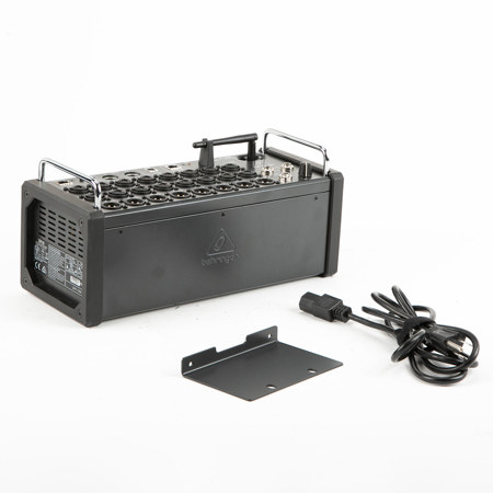 Behringer XAir XR18 18-Channel 12-Bus Portable Digital Mixer - SKU#1846916