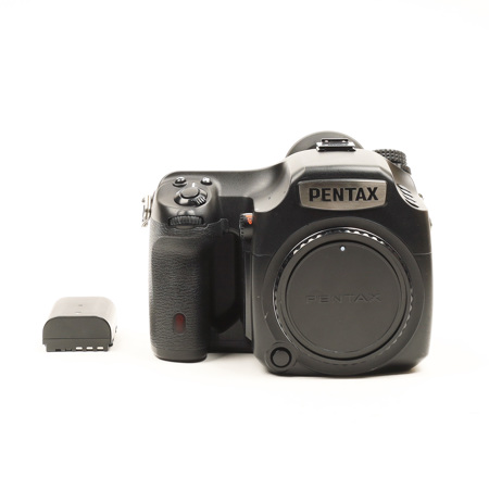 Pentax 645Z Medium Format Digital SLR Camera Body, 51 Megapixel, 3 FPS, Full HD Movies, 3.2" LCD monitor