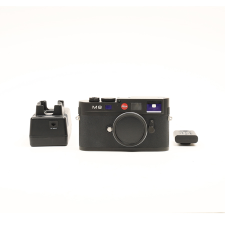 Leica M8 Rangefinder Digital Camera Body (Black) 10.3MP w/ 0.68 Viewfinder 10701