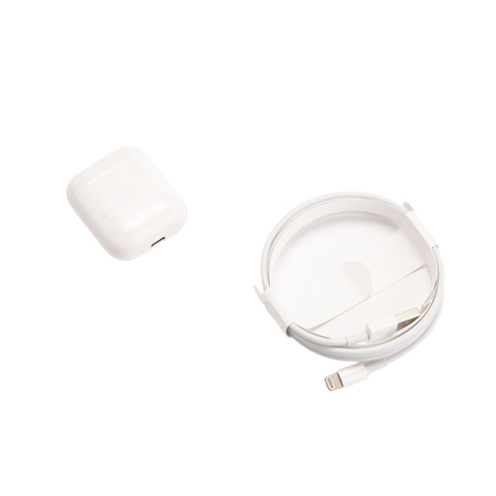 Apple Airpods with Charging Case - 2nd Gen SKU#1922091