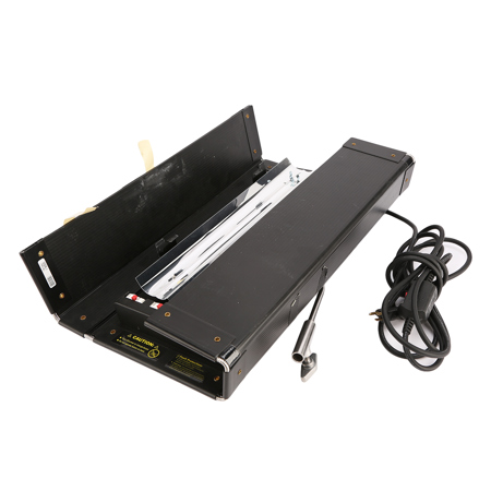 Kino Flo Diva-Lite 401 Fixture with Built-in Barndoors