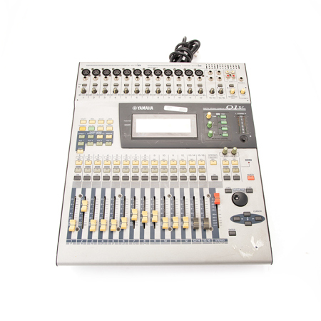 Yamaha 01V Digital Mixing Console