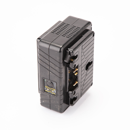 Core SWX GPM-X2A Super Compact 3-Stud Gold-Mount Fast Charger - SKU#1929533
