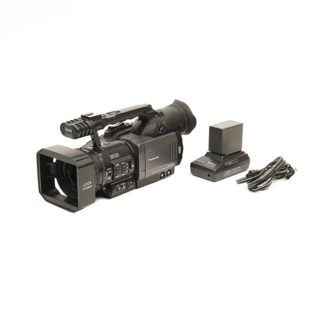 Panasonic AG-DVX100B 3-CCD Mini-DV Cinema Camcorder - (582 Hours) SKU#1932673