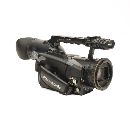 USED Panasonic AG-DVX100B 3-CCD Mini-DV Cinema Camcorder - (582