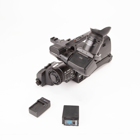 Panasonic AG-HMC80 3MOS AVCCAM HD Shoulder-Mount Camcorder with HD and SD Recording (1441 Hours)