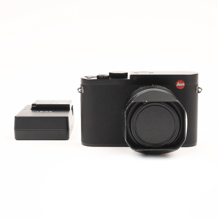 Leica Q (Typ 116) Compact Digital Camera, 24MP Full Frame Sensor, Summilux 28 mm/f1.7 ASPH lens - Black Anodized