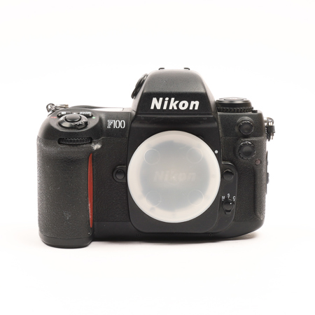 Nikon F100 35mm SLR Auto Focus Camera Body