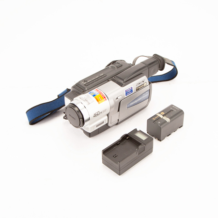 Sony Handycam CCD-TRV58 Hi-8 Analog Camcorder