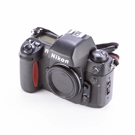 Nikon F100 35mm SLR Auto Focus Camera Body