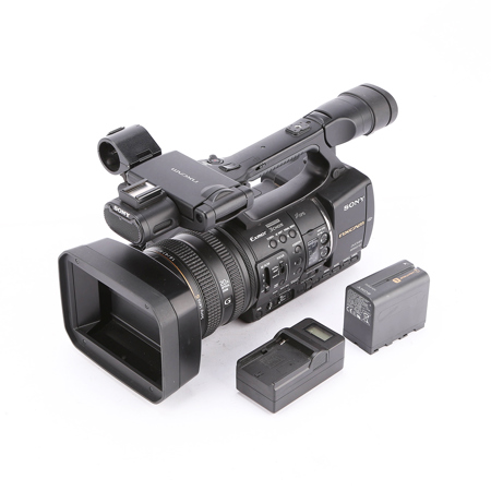 Sony HXR-NX5U NXCAM Digital HD Video Camcorder - (150 Hours) SKU#1954916