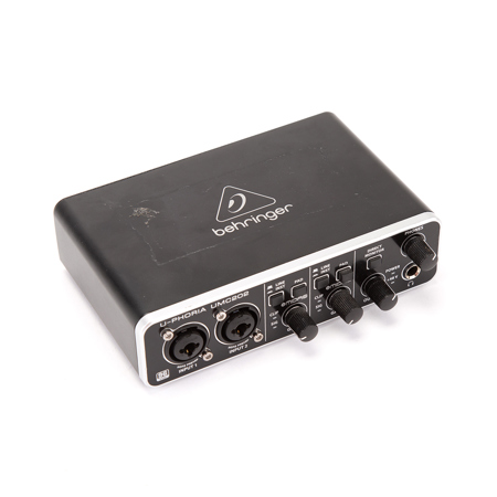 Behringer U-Phoria UMC202 Audiophile 2x2 24-Bit/96 kHz USB Audio Interface with MIDAS Mic Preamplifiers, 96kHz Sampling Rate