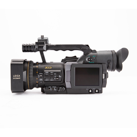 Panasonic MiniDVビデオカメラ【AG-DVX100B】 s2w0.jpg