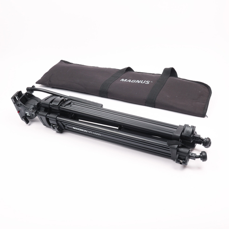 Magnus VT-4000 Tripod System with Fluid Head
