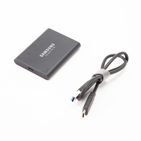 Samsung T5 1TB Portable USB 3.1 Type-C and Type-A SSD
