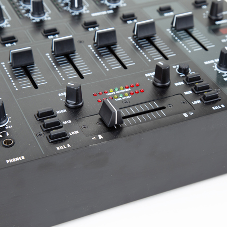 BEHRINGER DJX750 DJミキサー Amazon.com: Behringer PRO MIXER DJX750 Professional 5-Channel DJ