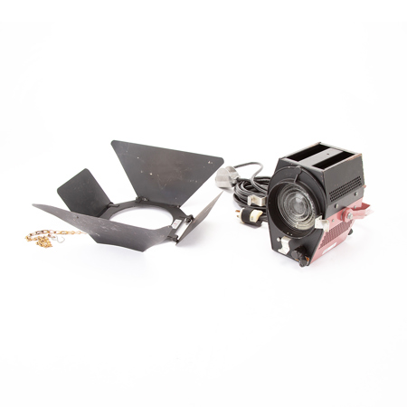 Mole-Richardson Baby-Baby 1000 Watt Fresnel Tungsten Light - TYPE 2831