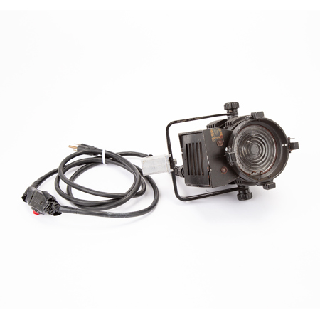 LTM Pepper 420W Fresnel Light