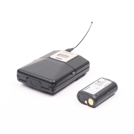 Shure AD1-G57 Axient Digital Wireless Bodypack Transmitter with TA4 Connector (G57: 470 to 616 MHz)